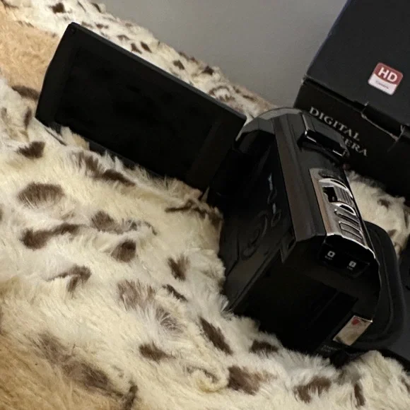 Full HD Digital Camera with Accessories - Black - Picture 2 of 3